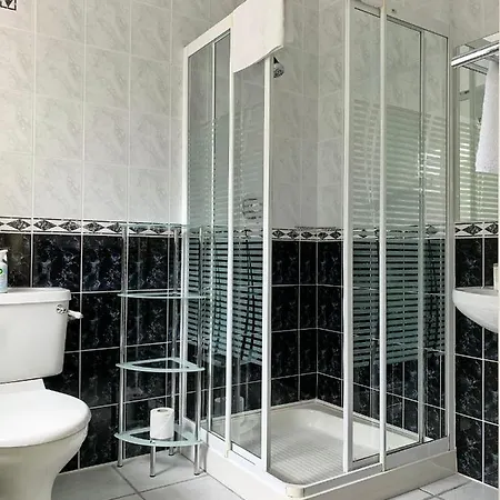 Kingfisher بيت خشبي *